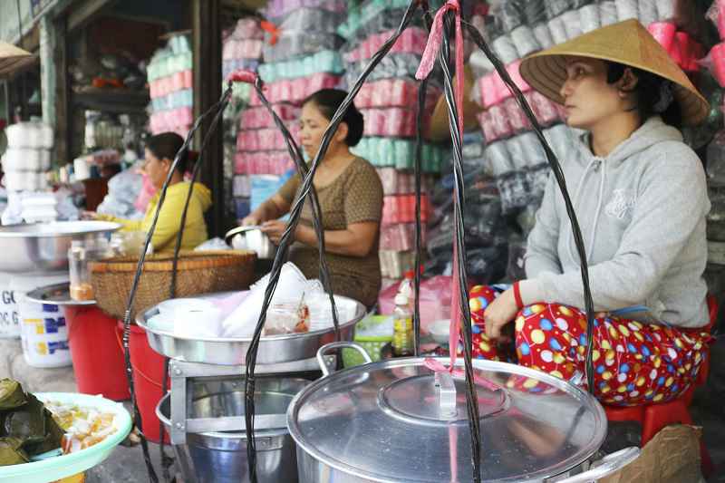 Chợ Bà Hoa – Nơi Khởi Đầu Của Hành Trình Ẩm Thực